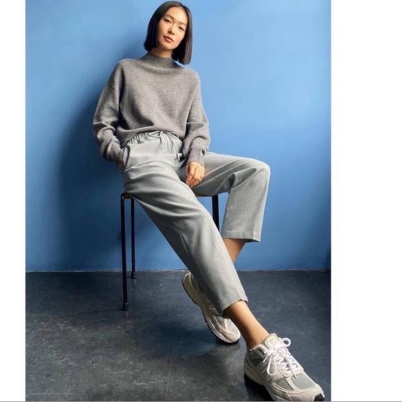 Aritzia The Group Babaton Light Gray Jimmy Cropped Pants Size XS - Picture 16 of 16